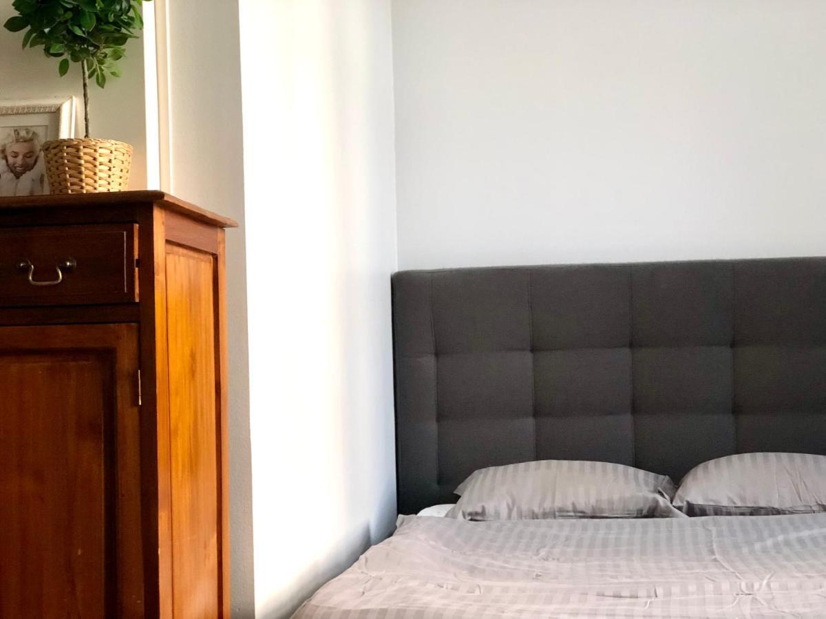 Scandinavian 21 In Heard Apartment *